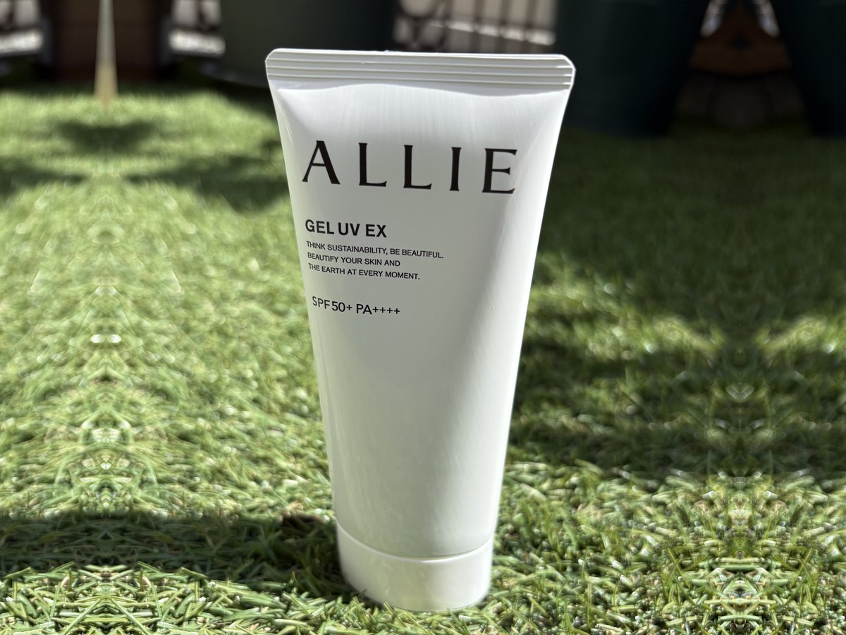 ALLIE Gel UV EX tube — friction-resistant Japanese sunscreen for outdoor and beach days