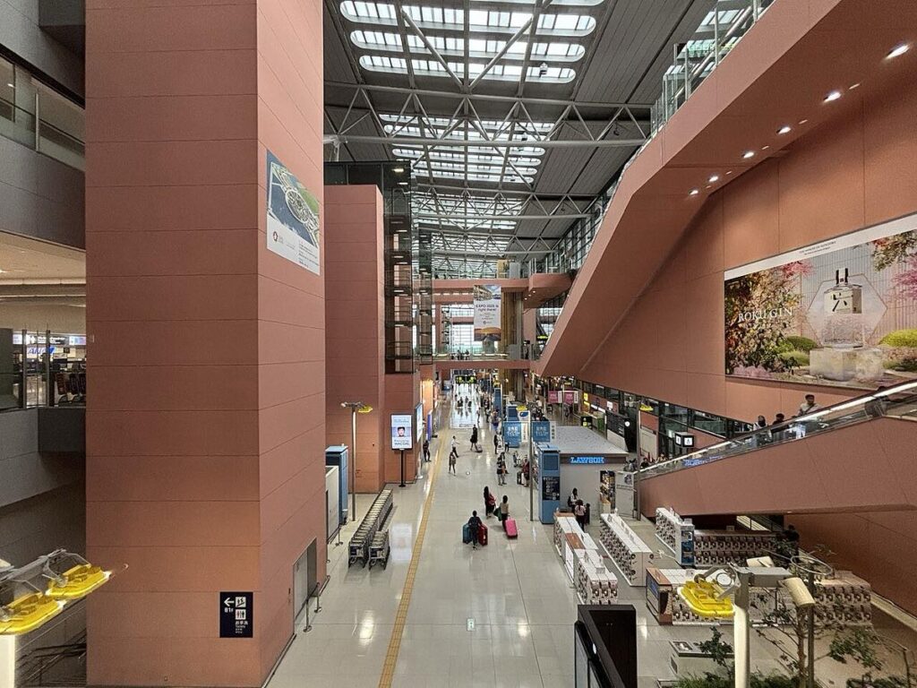 Arrival lobby at Kansai International Airport Terminal 1