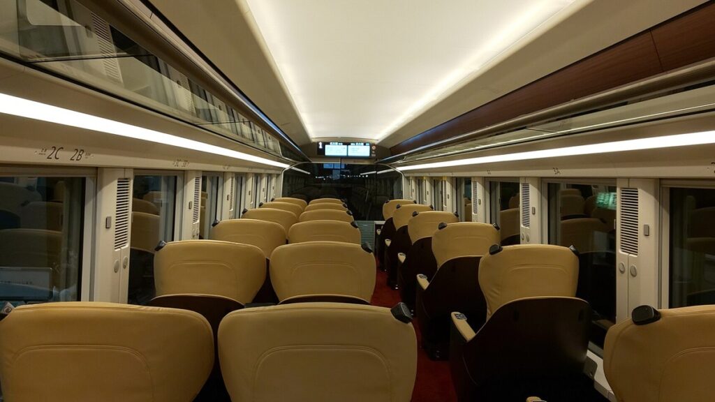 Premium car seats inside the Kintetsu Hinotori limited express